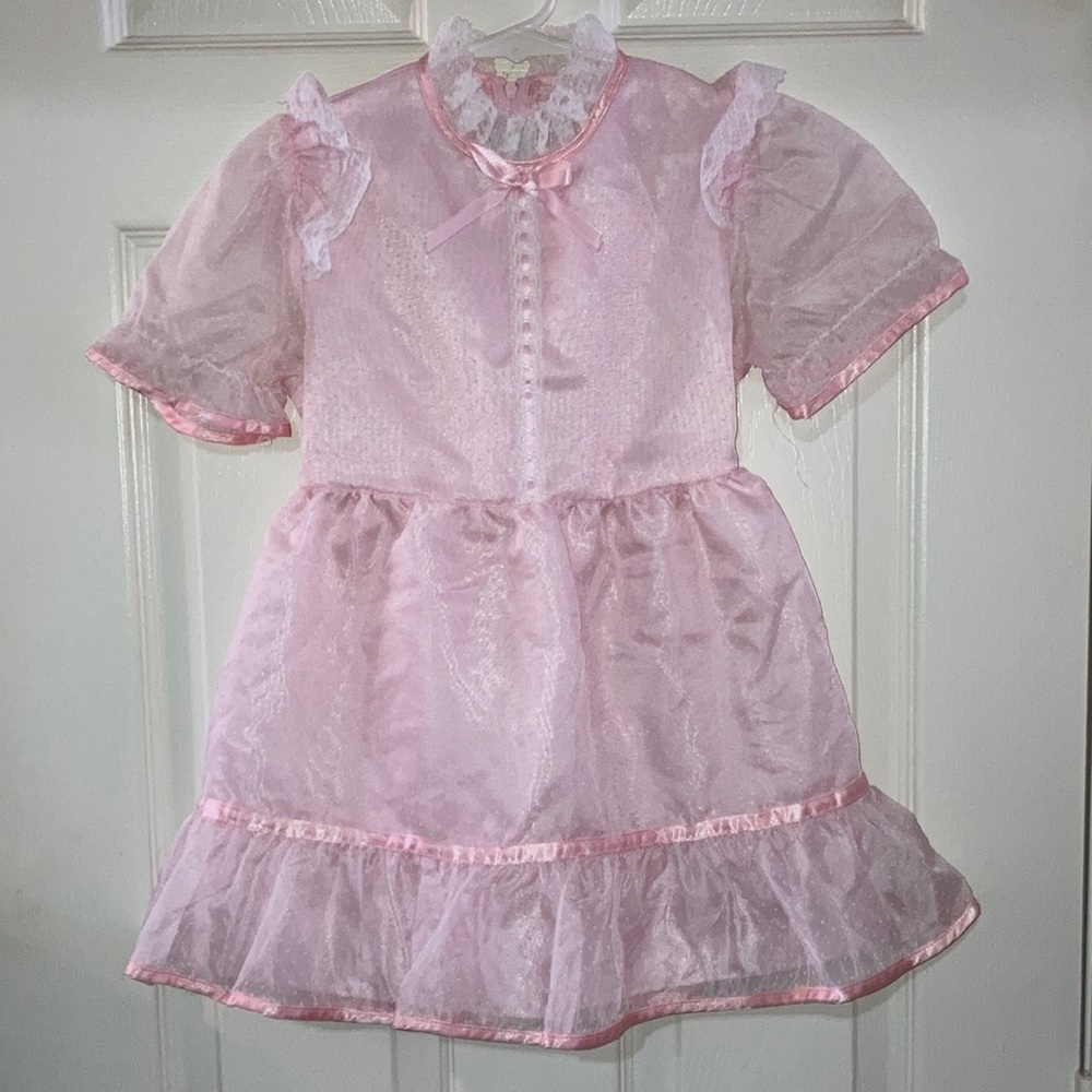 Vinatage pink dress great for costumes about a size 4/5